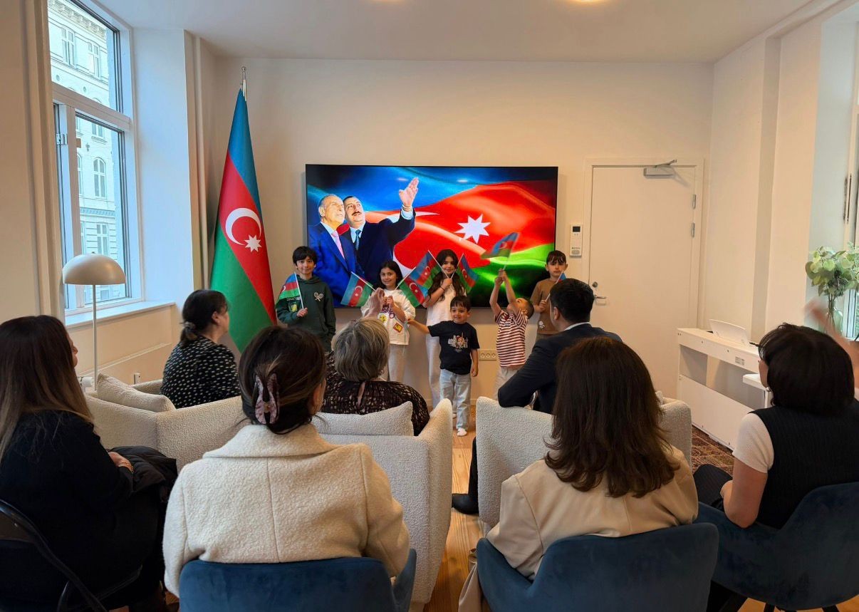 Soydaşlarımız Heydər Əliyevin əziz xatirəsini ehtiramla yad ediblər - FOTOLAR