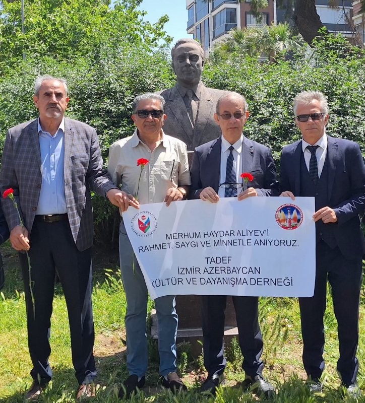 Soydaşlarımız Heydər Əliyevin əziz xatirəsini ehtiramla yad ediblər - FOTOLAR