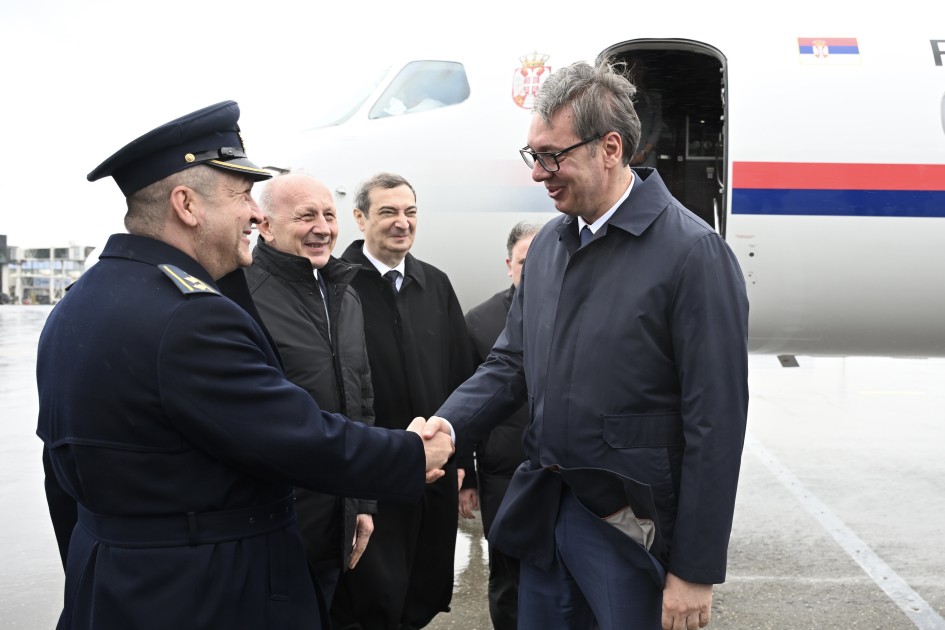 Vuçiç Azərbaycana gəldi - FOTO