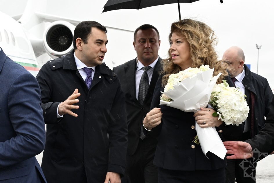 Bolqarıstan Prezidenti Azərbaycana səfərə gəldi - FOTO