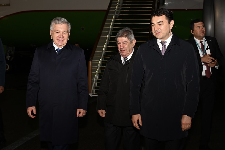 Mirziyoyev Azərbaycana gəldi - FOTO