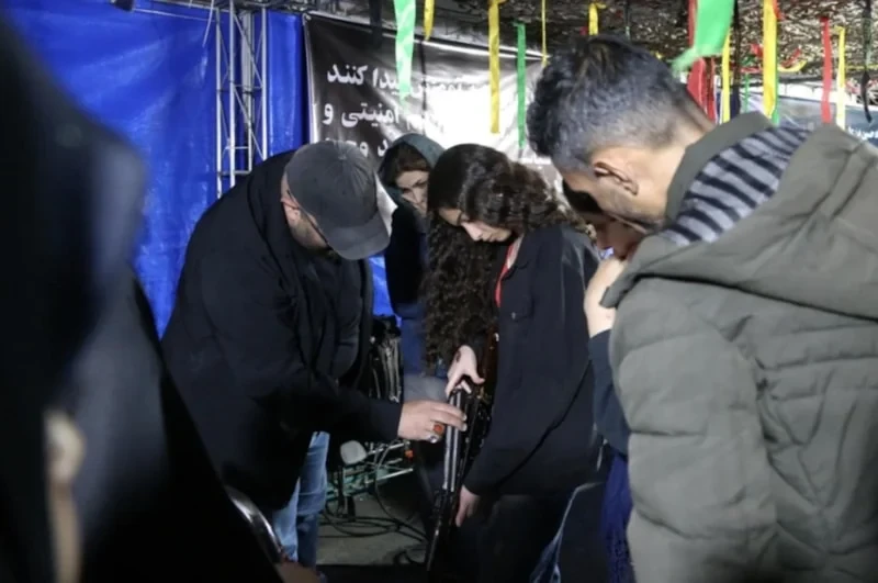 Başlarında çarşaf, əllərində silah... - FOTOLAR