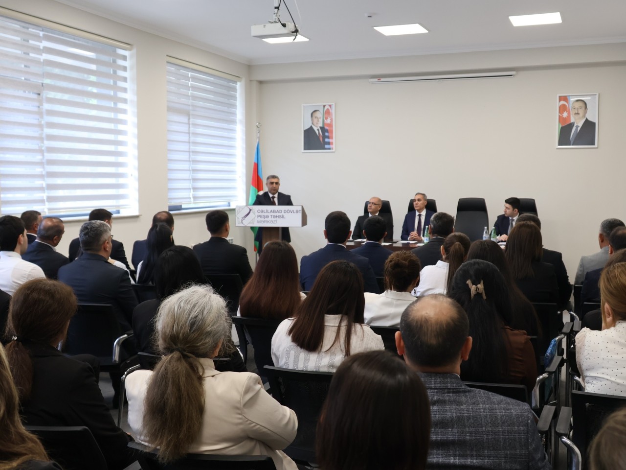 Yeni direktor kollektivə təqdim edildi - FOTOLAR