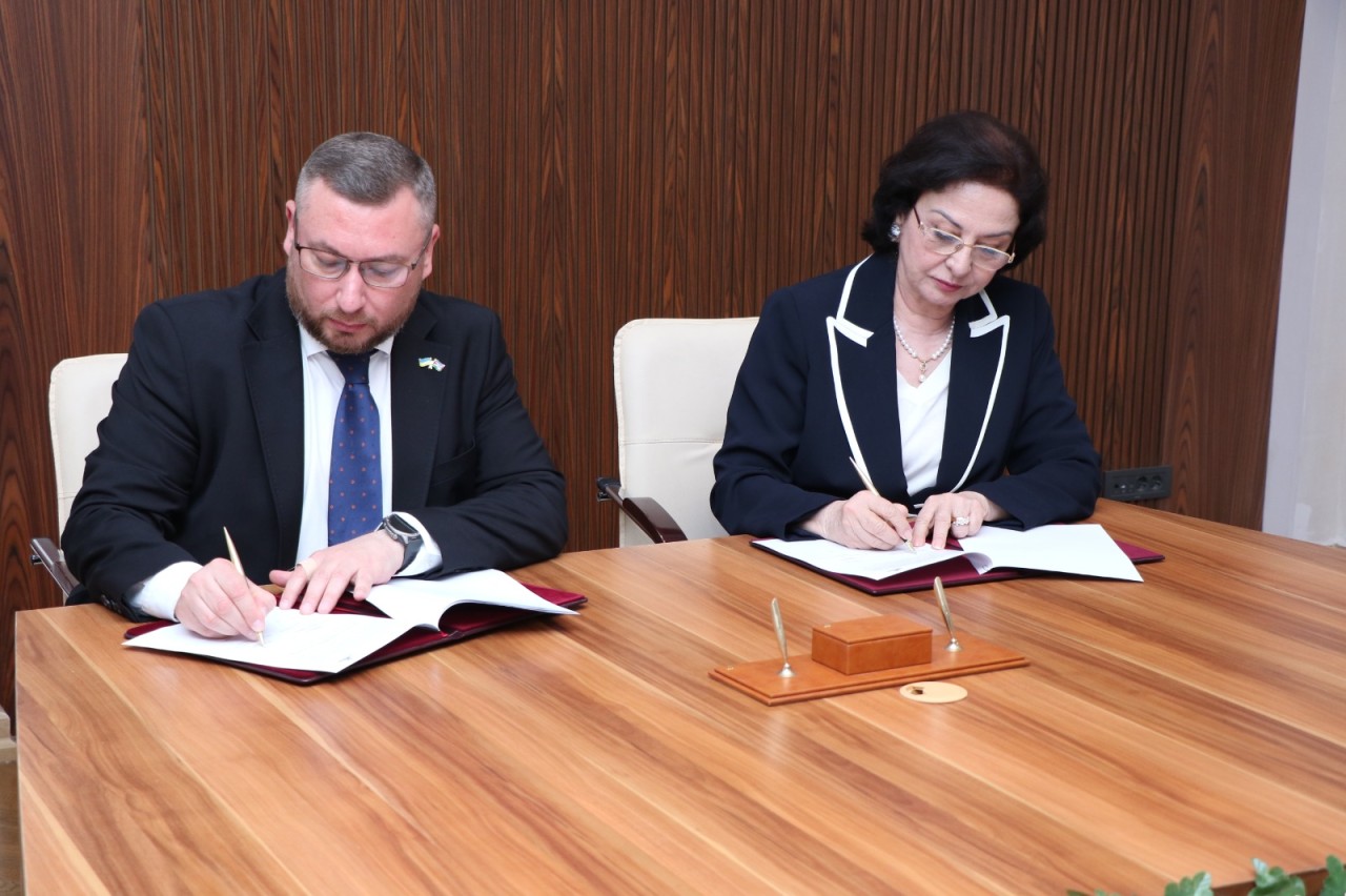 AzMİU və KNUBA arasında memorandum imzalanıb - FOTOLAR