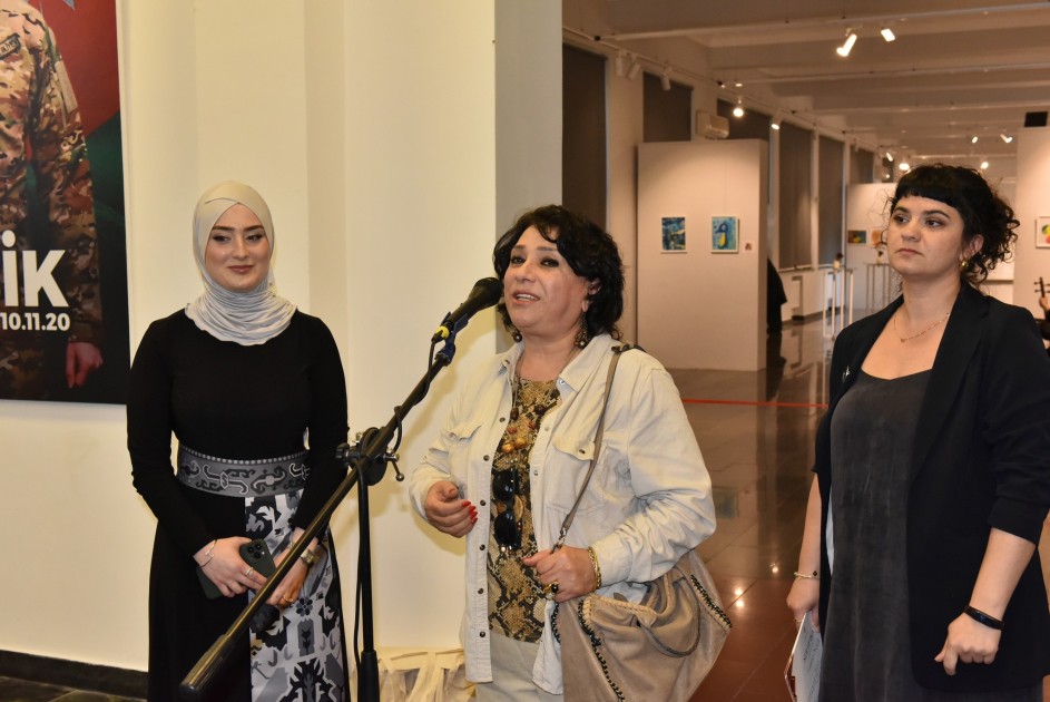 “Rənglərin dialoqu” adlı sərgi açılıb - FOTOLAR