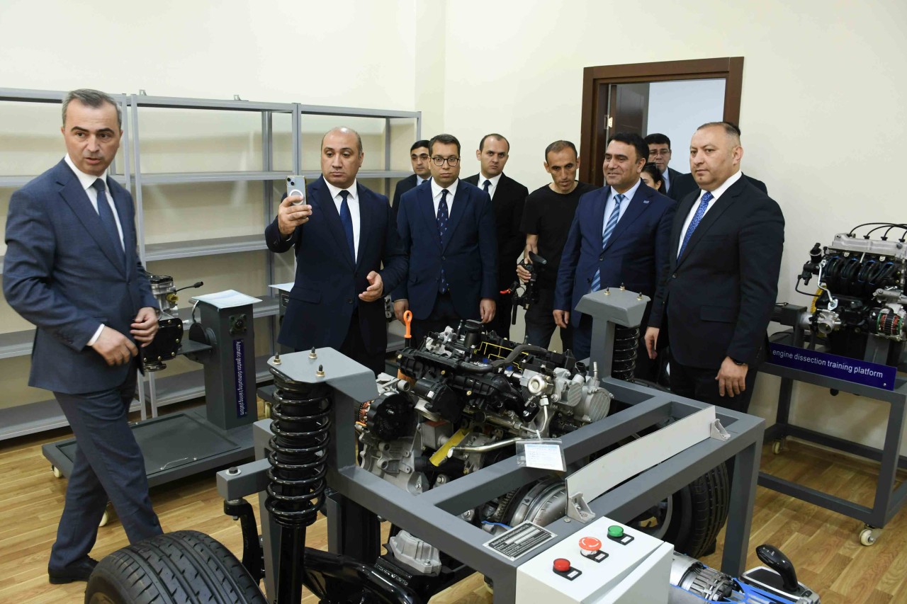 ADAU-da Karyera Sərgisi baş tutub - FOTOLAR