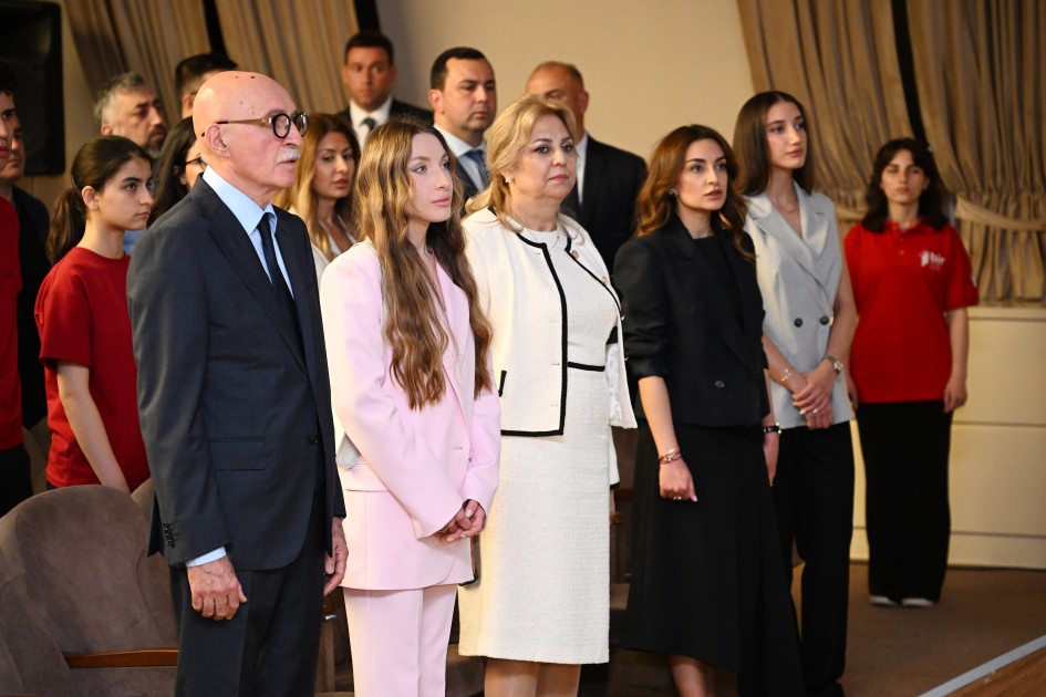 Alena Əliyeva “Zəkaların mübarizəsi II” olimpiadasının final mərhələsində - FOTOLAR