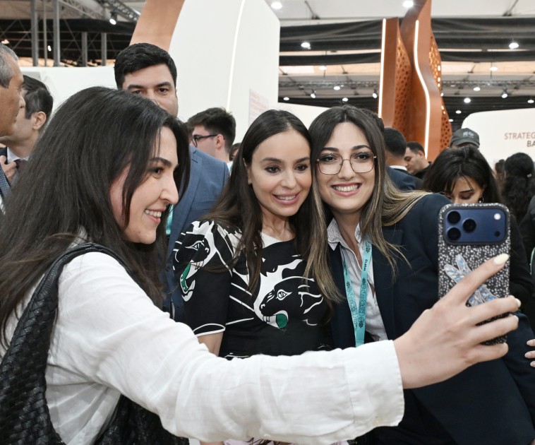 Leyla və Arzu Əliyevalar "Urban Expo" sərgisi ilə tanış olublar - FOTOLAR