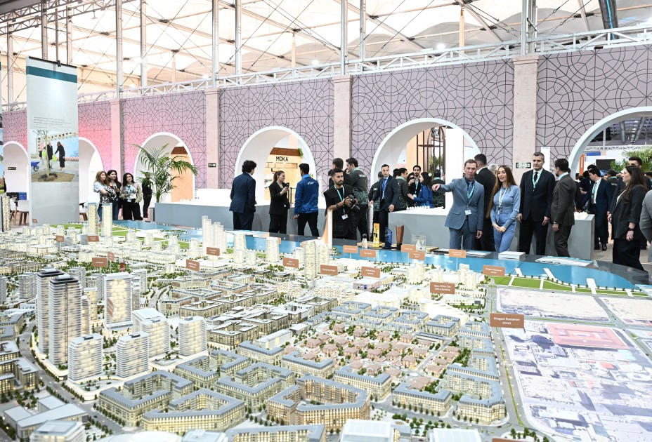 Leyla və Arzu Əliyevalar "Urban Expo" sərgisi ilə tanış olublar - FOTOLAR