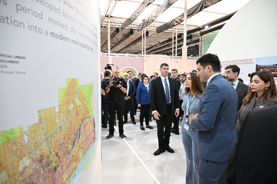 Leyla və Arzu Əliyevalar "Urban Expo" sərgisi ilə tanış olublar - FOTOLAR