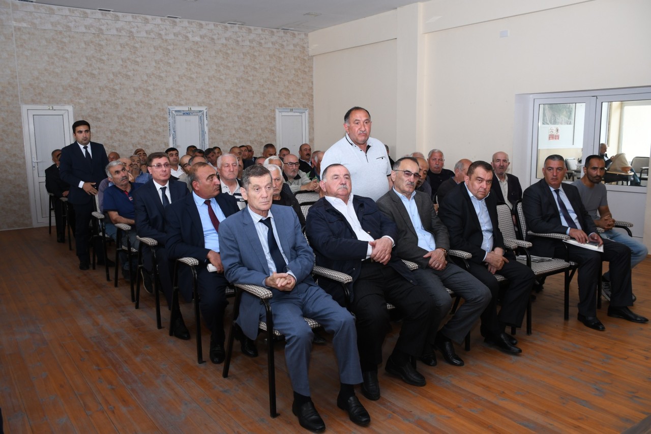 Vaqif Həsənovun Kürdəxanı köçkün qəsəbəsində səyyar qəbulu keçirilib - FOTOLAR