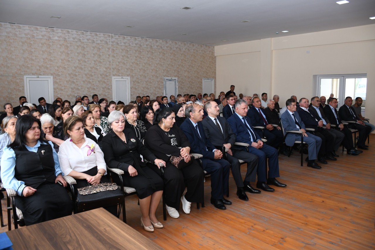 Vaqif Həsənovun Kürdəxanı köçkün qəsəbəsində səyyar qəbulu keçirilib - FOTOLAR