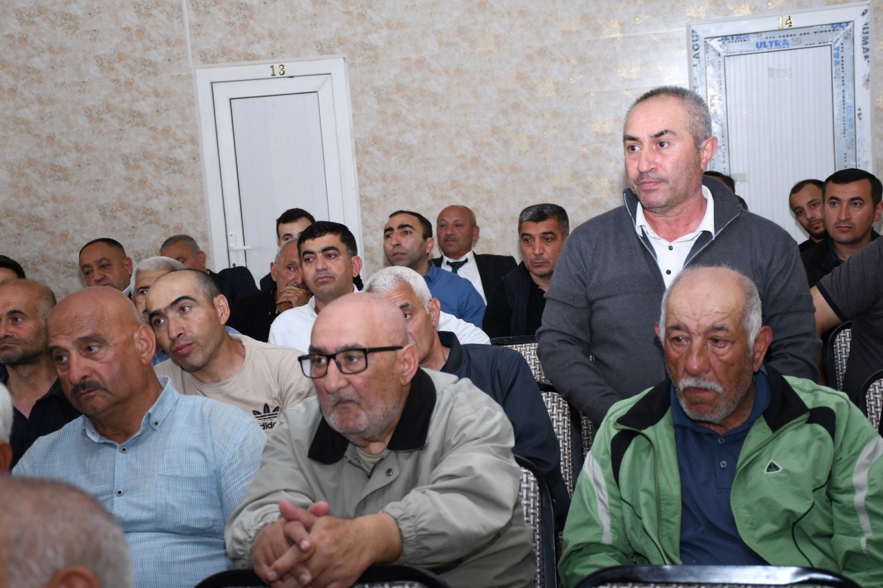 Vaqif Həsənovun Kürdəxanı köçkün qəsəbəsində səyyar qəbulu keçirilib - FOTOLAR