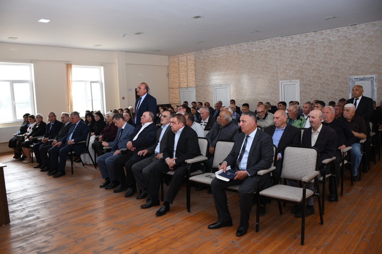 Vaqif Həsənovun Kürdəxanı köçkün qəsəbəsində səyyar qəbulu keçirilib - FOTOLAR