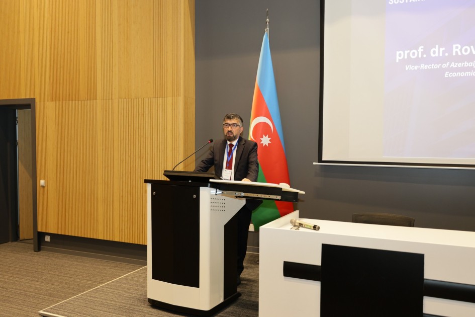 UNEC-də beynəlxalq elmi simpozium keçirildi - FOTOLAR