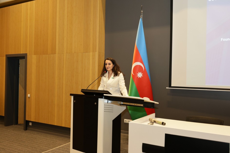 UNEC-də beynəlxalq elmi simpozium keçirildi - FOTOLAR