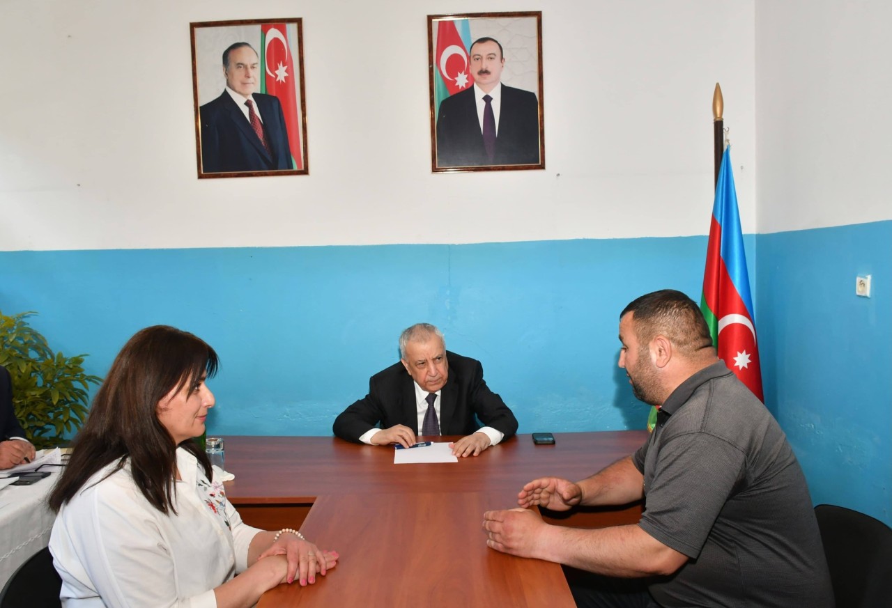 Malik İsaqov rayon sakinləri ilə növbəti səyyar qəbul keçirib - FOTOLAR
