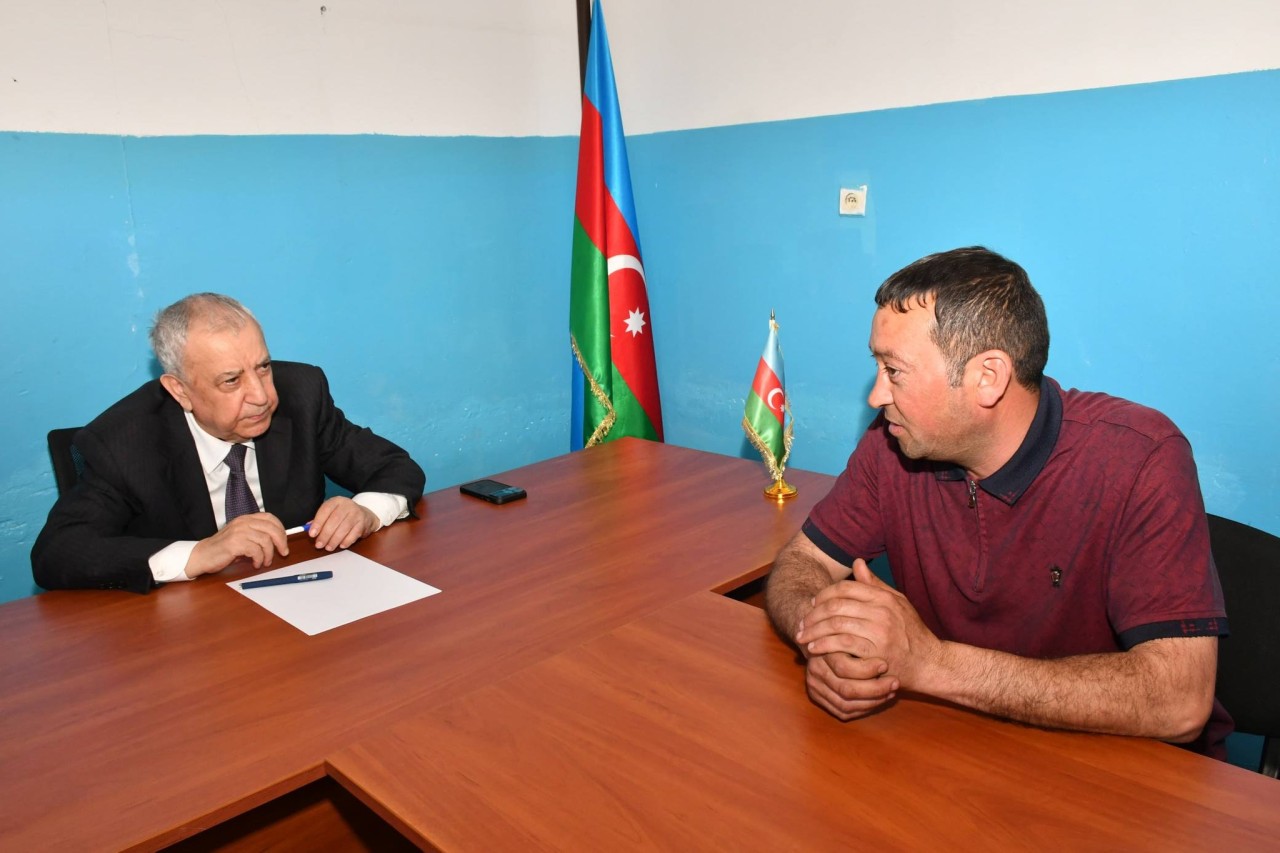Malik İsaqov rayon sakinləri ilə növbəti səyyar qəbul keçirib - FOTOLAR
