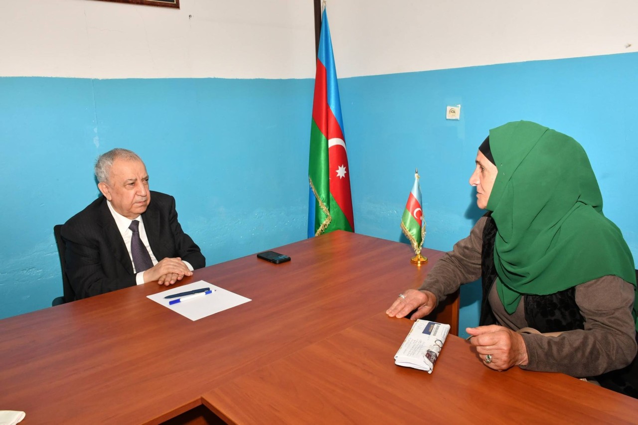 Malik İsaqov rayon sakinləri ilə növbəti səyyar qəbul keçirib - FOTOLAR