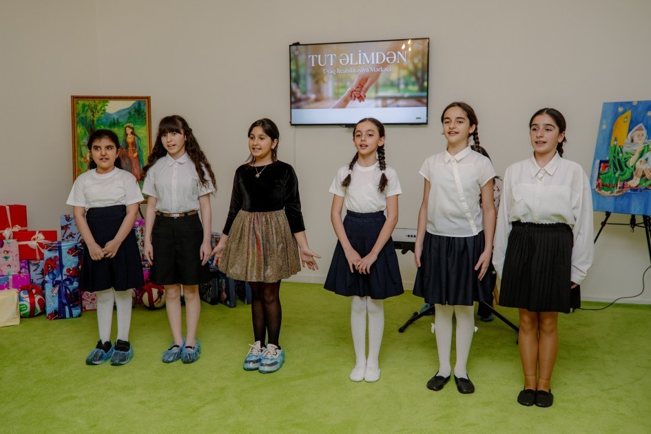 Prezidentin qızı və gəlini Sosial Reabilitasiya Mərkəzini ziyarət etdilər - FOTOLAR
