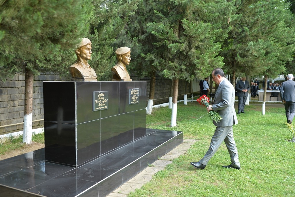 Taleh Qaraşov Ləj sakinlərinin problemlərini dinlədi - FOTOLAR