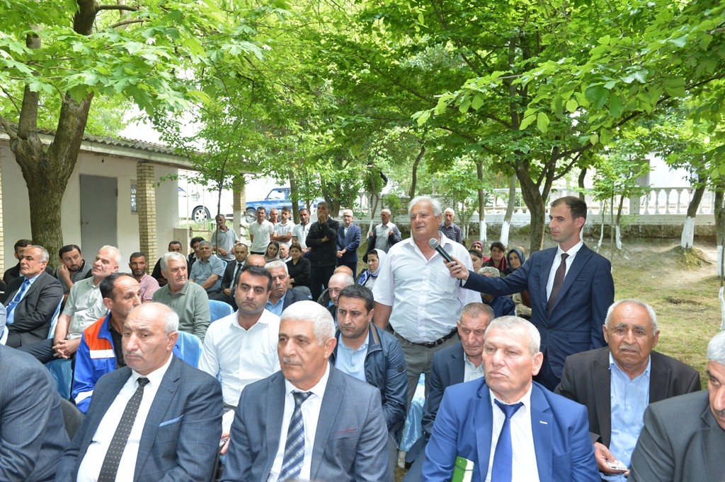 Taleh Qaraşov Ləj sakinlərinin problemlərini dinlədi - FOTOLAR