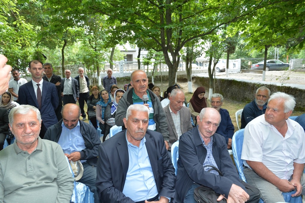 Taleh Qaraşov Ləj sakinlərinin problemlərini dinlədi - FOTOLAR