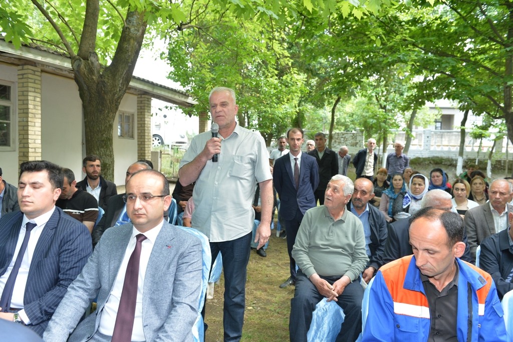 Taleh Qaraşov Ləj sakinlərinin problemlərini dinlədi - FOTOLAR
