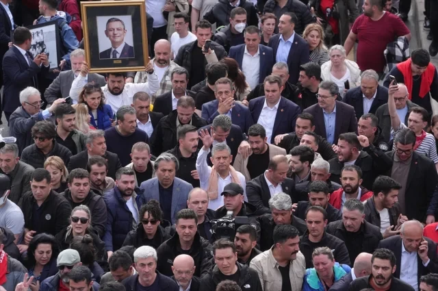 Özgür Özelin TBMM-ya yürüş etməsi ilə bağlı araşdırma başladıldı - FOTOLAR