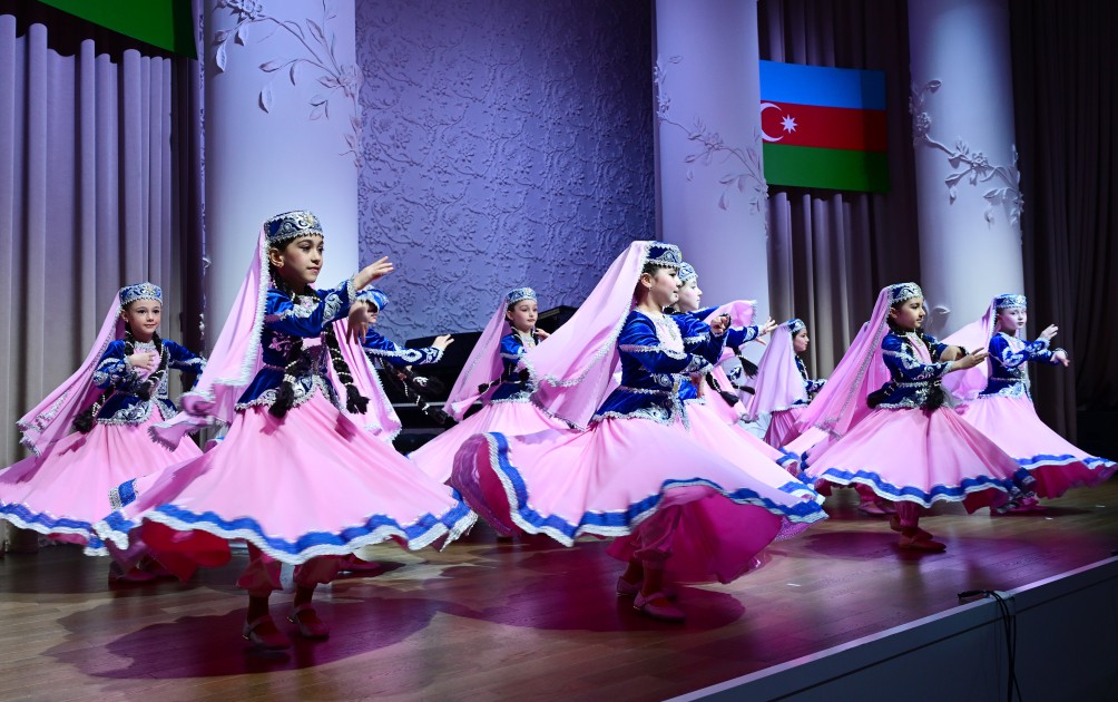 Leyla və Alena Əliyevalar Müstəqillik Gününə həsr olunmuş konserti izlədilər - FOTOLAR