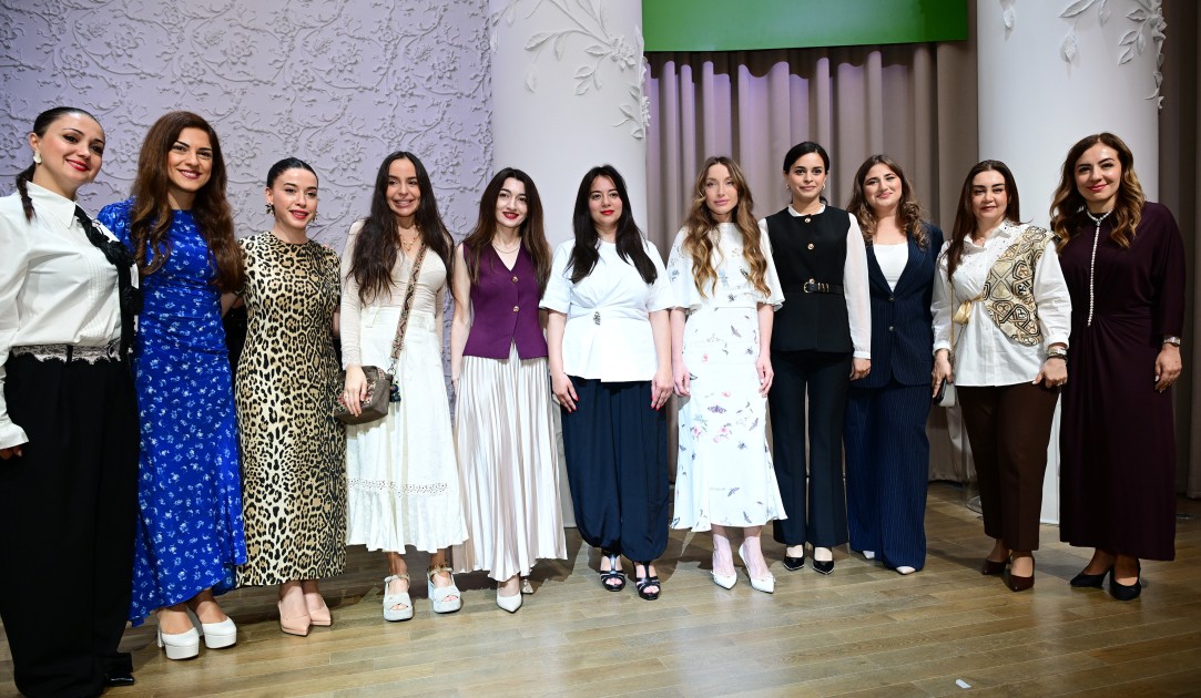 Leyla və Alena Əliyevalar Müstəqillik Gününə həsr olunmuş konserti izlədilər - FOTOLAR