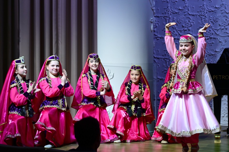 Leyla və Alena Əliyevalar Müstəqillik Gününə həsr olunmuş konserti izlədilər - FOTOLAR