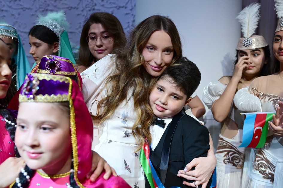 Leyla və Alena Əliyevalar Müstəqillik Gününə həsr olunmuş konserti izlədilər - FOTOLAR