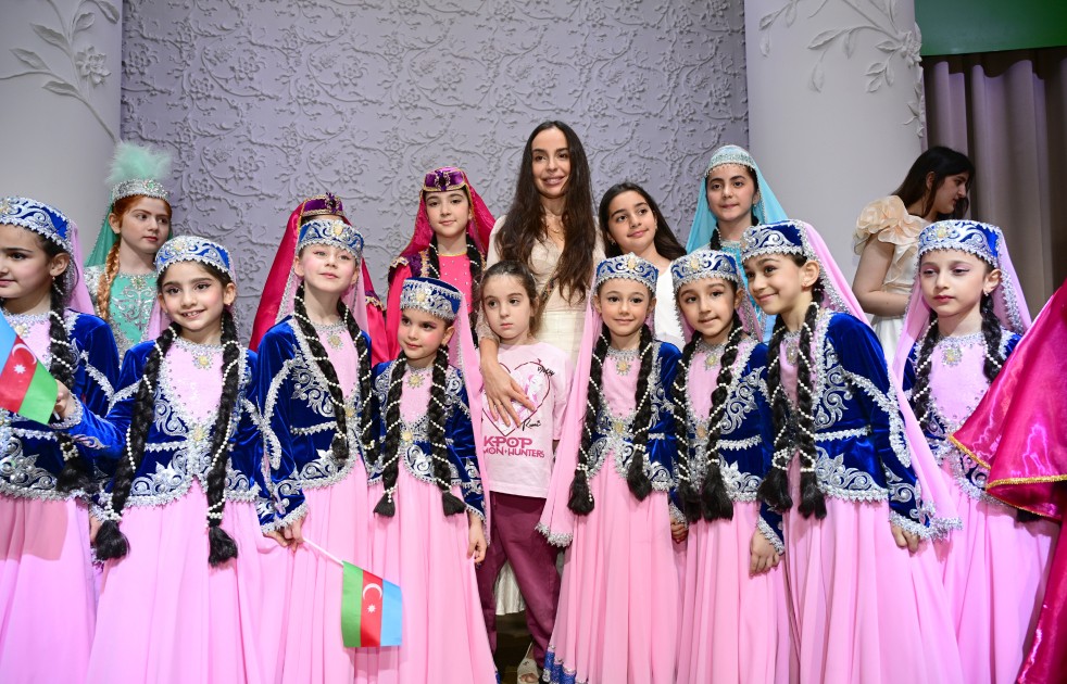 Leyla və Alena Əliyevalar Müstəqillik Gününə həsr olunmuş konserti izlədilər - FOTOLAR