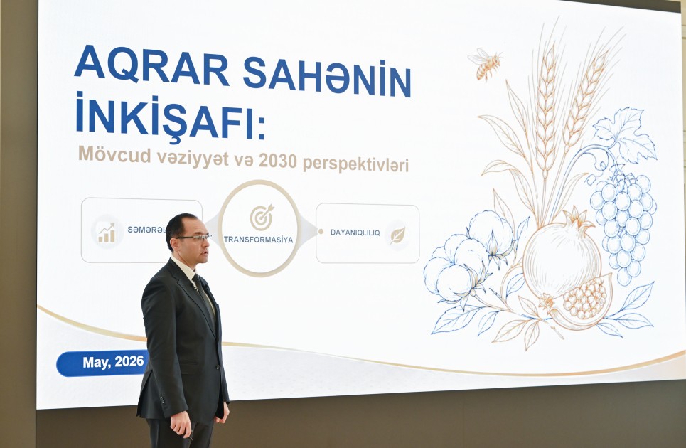 İlham Əliyev müşavirə keçirdi - FOTOLAR