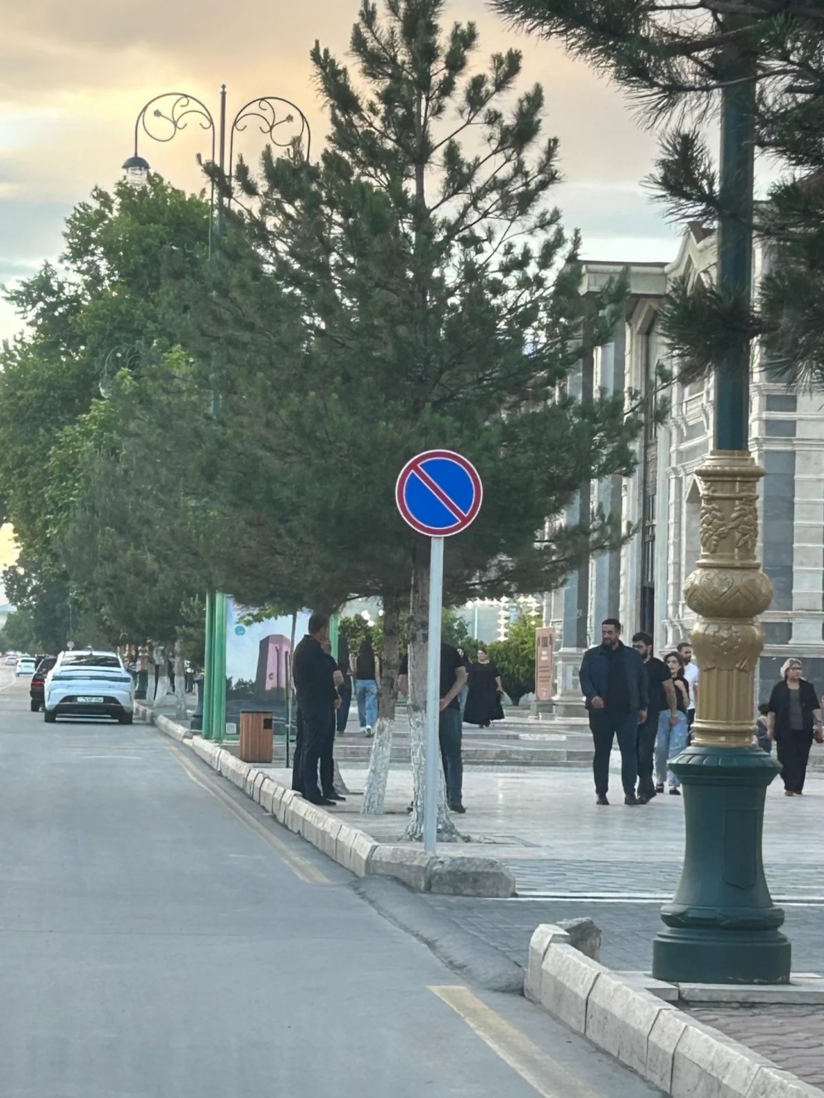 Naxçıvanda yol nişanları yenilənir - FOTOLAR