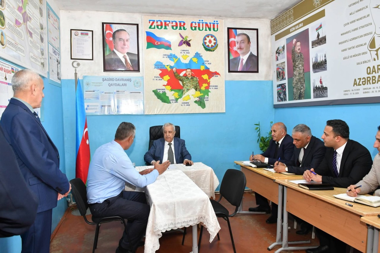 Malik İsaqov vətəndaşların müraciətlərini dinlədi - FOTOLAR