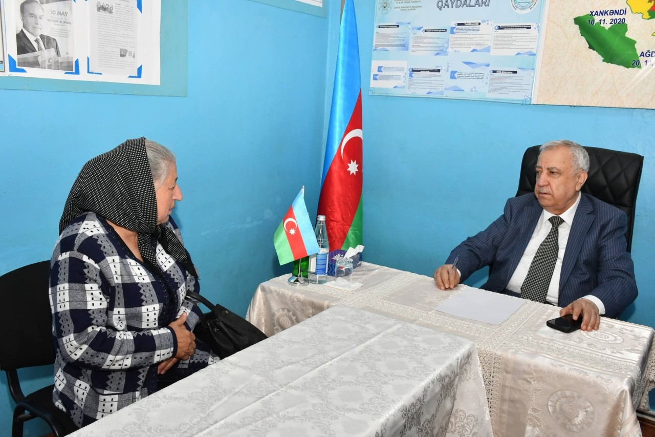 Malik İsaqov vətəndaşların müraciətlərini dinlədi - FOTOLAR