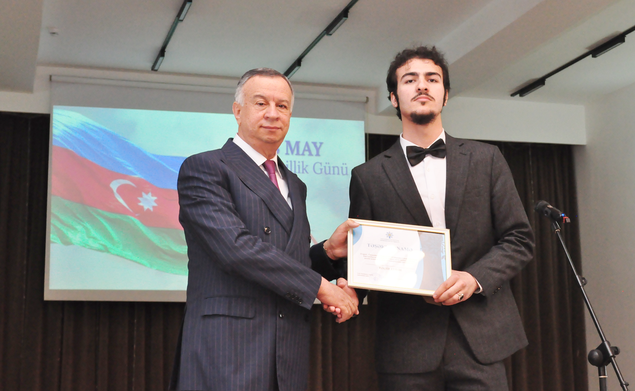 YAP Nərimanov rayon təşkilatı Müstəqillik Gününə həsr olunmuş tədbir keçirdi - FOTOLAR