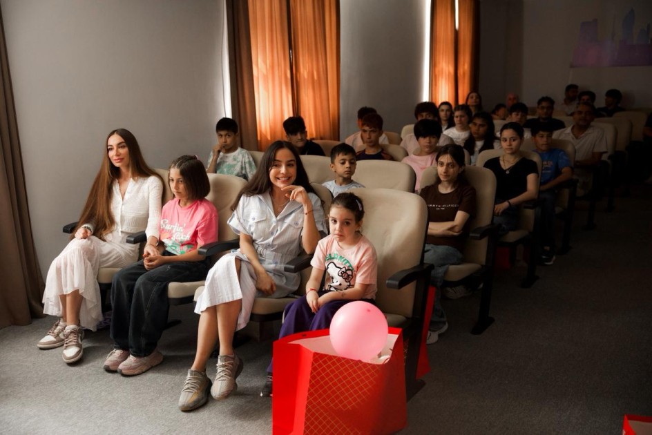 Leyla və Arzu Əliyevalar Lənkəranda uşaq evində - FOTOLAR