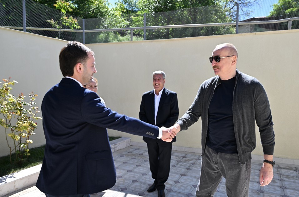 Prezident Şuşanın Böyük Qaladərəsi kəndində görülən işlərlə tanış olub - FOTOLAR