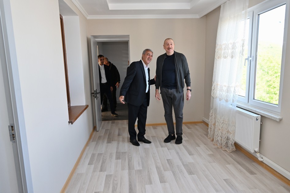 Prezident Şuşanın Böyük Qaladərəsi kəndində görülən işlərlə tanış olub - FOTOLAR