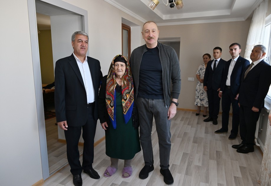 Prezident Şuşanın Böyük Qaladərəsi kəndində görülən işlərlə tanış olub - FOTOLAR