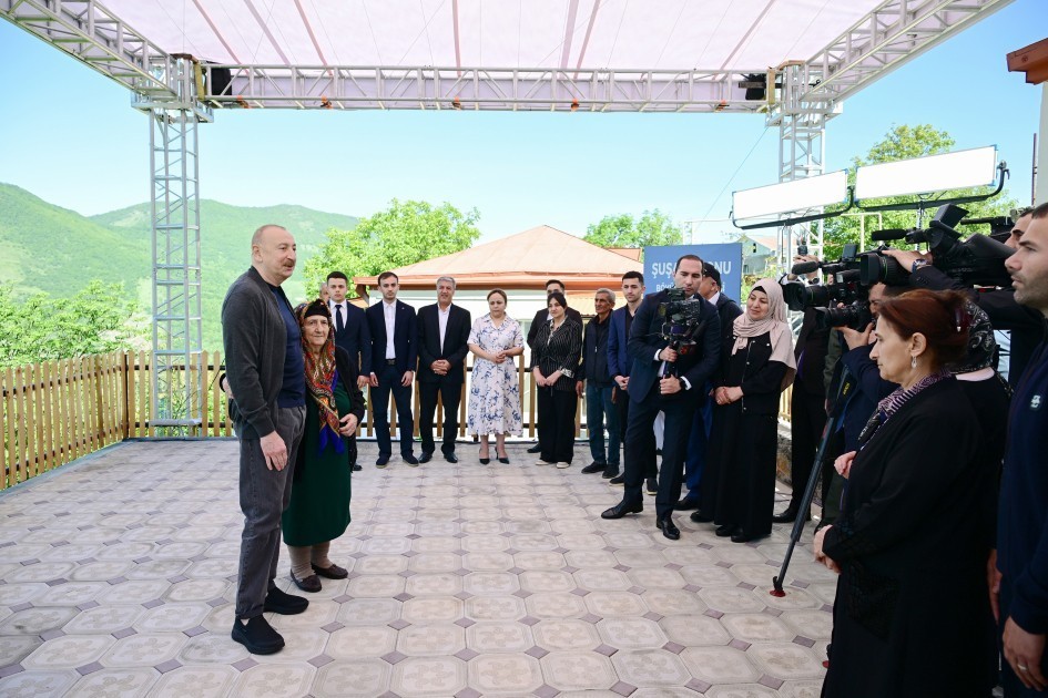 Prezident Şuşanın Böyük Qaladərəsi kəndində görülən işlərlə tanış olub - FOTOLAR