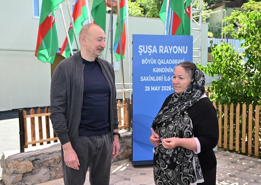 Prezident Şuşanın Böyük Qaladərəsi kəndində görülən işlərlə tanış olub - FOTOLAR