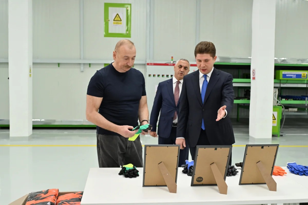 Xankəndidə iş əlcəkləri istehsalı müəssisəsinin açılışı olub - FOTOLAR