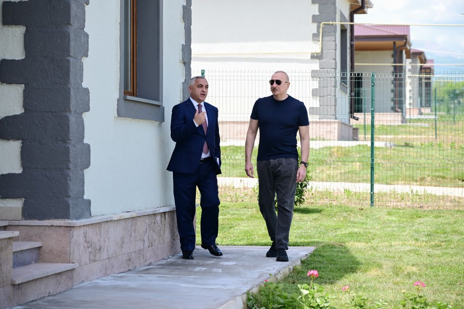 Prezident hərbçilər üçün nəzərdə tutulmuş mənzillərIə tanış olub - FOTOLAR