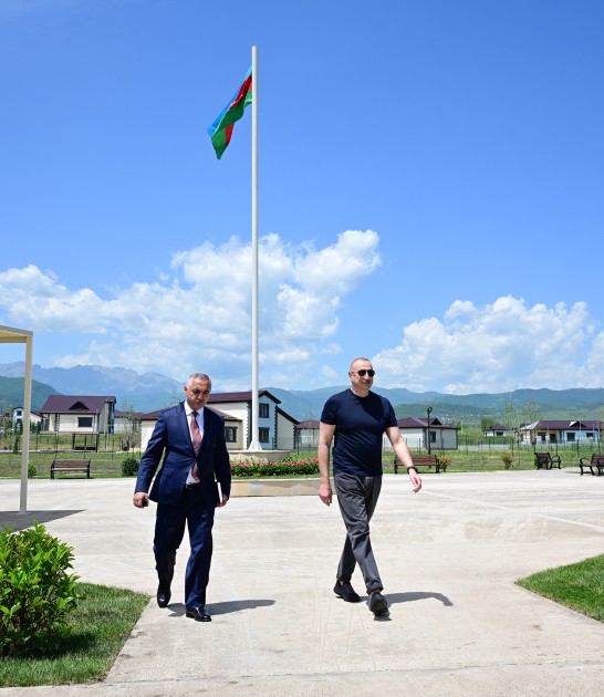 Prezident hərbçilər üçün nəzərdə tutulmuş mənzillərIə tanış olub - FOTOLAR