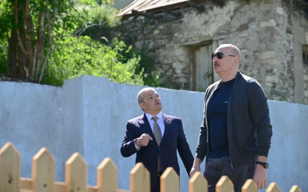 "Mənim qızımı niyə gətirməmisən, görərdim" - Ağbirçəklə Prezidentin səmimi dialoqu (YENİLƏNİB)
