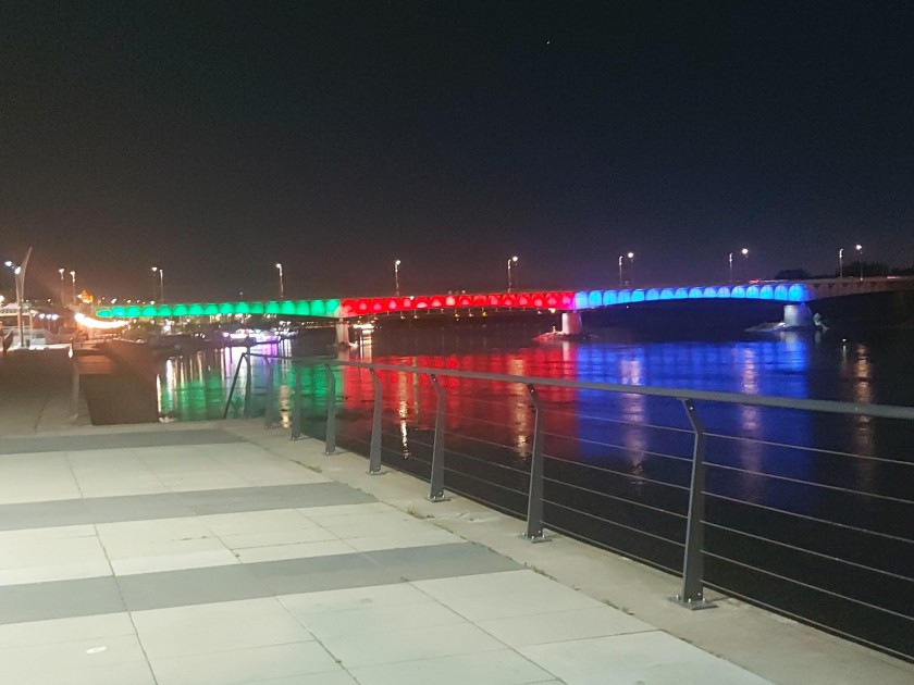 Avropanın daha bir tarixi məkanı bayrağımızın rənglərində işıqlandırıldı - FOTOLAR (YENİLƏNİB)